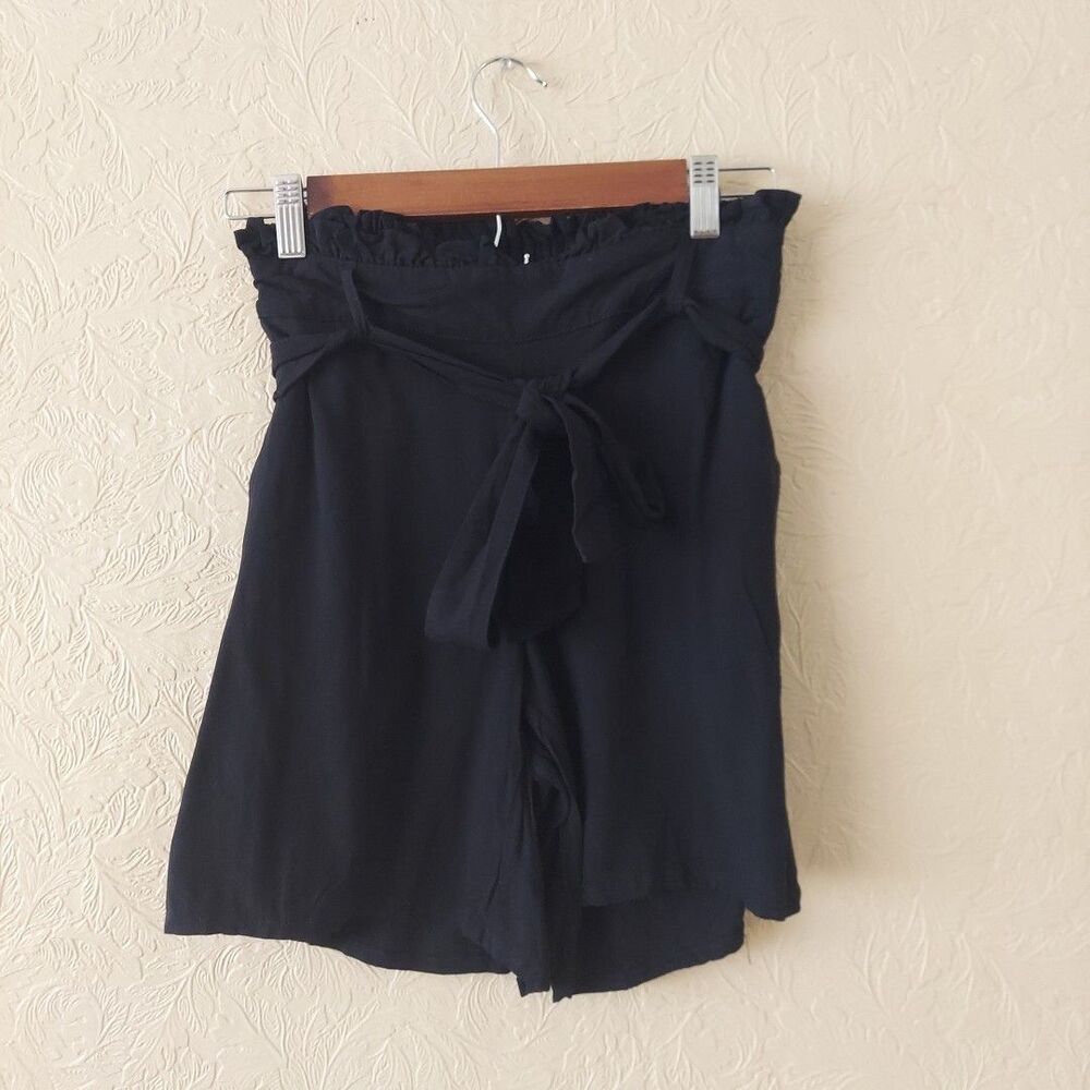 Vero Moda Black High Waist Paper bag Shorts Sz XS